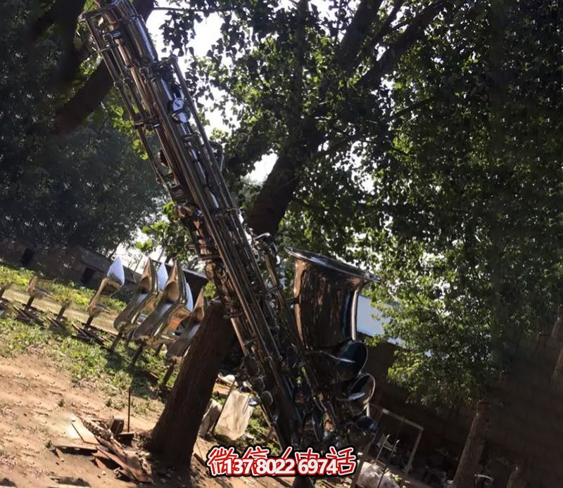 不銹鋼薩克斯樂(lè)器戶外雕塑 不銹鋼薩克斯樂(lè)器戶外雕塑