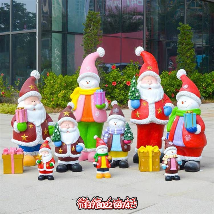 以圣誕主題為主題的玻璃鋼卡通人物雕塑造型擺放于商場(chǎng)和戶(hù)外環(huán)境的精美裝飾品