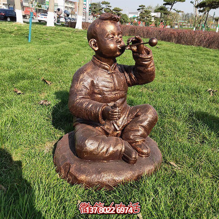 小男孩的童趣泡泡吹——讓每個(gè)孩子都能過(guò)一個(gè)美好的童年