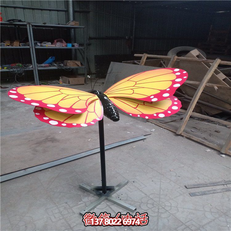 不銹鋼仿真蝴蝶雕塑，藝術(shù)性融入綠蔭公園