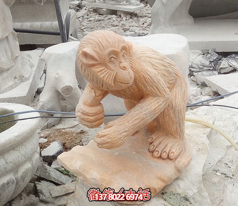 公園擺放的回頭的蠟黃石石雕創(chuàng)意猴子雕塑 公園擺放的回頭的蠟黃石石雕創(chuàng)意猴子雕塑