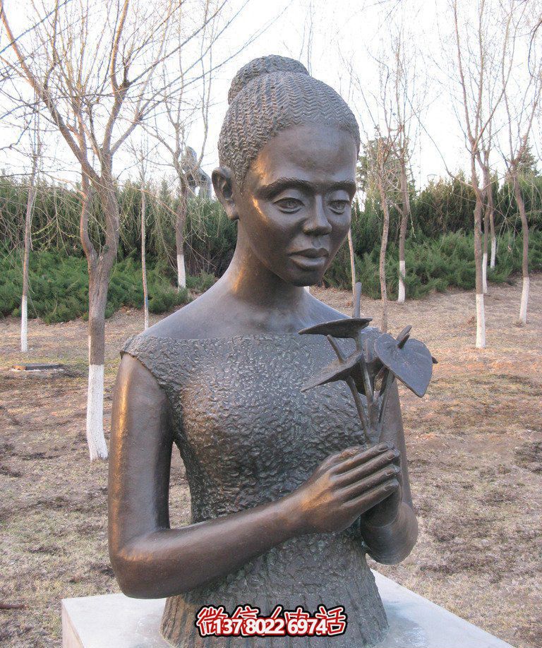 公園不銹鋼仿銅拿花的人物雕塑 公園不銹鋼仿銅拿花的人物雕塑