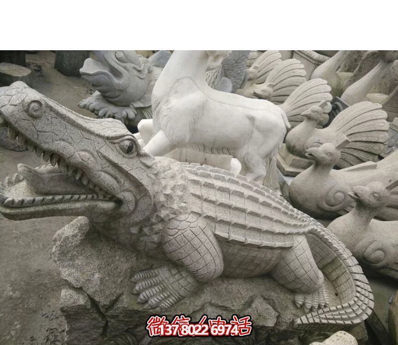 公園擺放的趴著的青石石雕創(chuàng)意鱷魚(yú)雕塑 公園擺放的趴著的青石石雕創(chuàng)意鱷魚(yú)雕塑